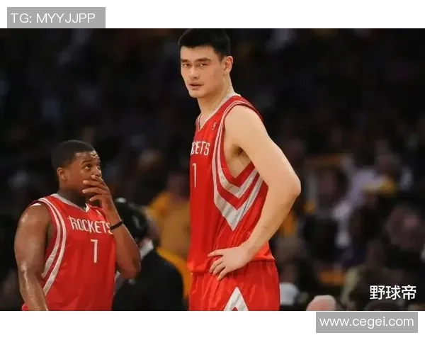 姚明与香港明星的跨界合作：篮球巨星如何影响娱乐圈的风潮