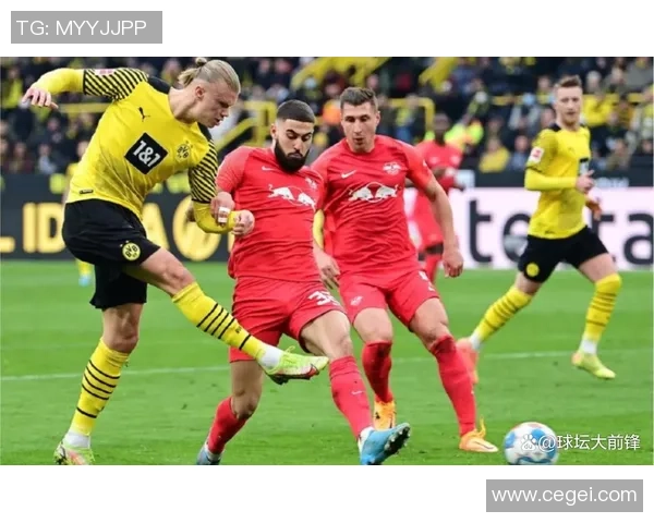 世界杯精彩对决多特蒙德与莱比锡战成平局乌龙球瞬间引发全场热议