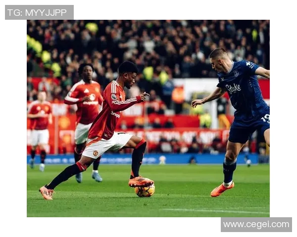 意甲激战：曼联大胜尤文图斯五球狂潮引发全场欢呼集锦回顾