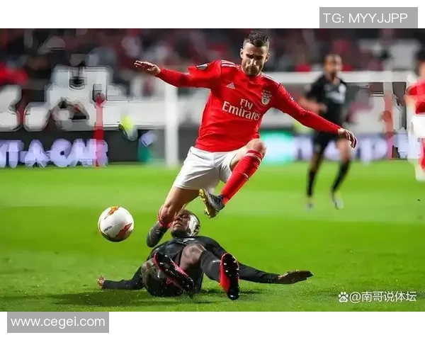 本菲卡狂胜那不勒斯5-1神扑瞬间成比赛转折点引发热议