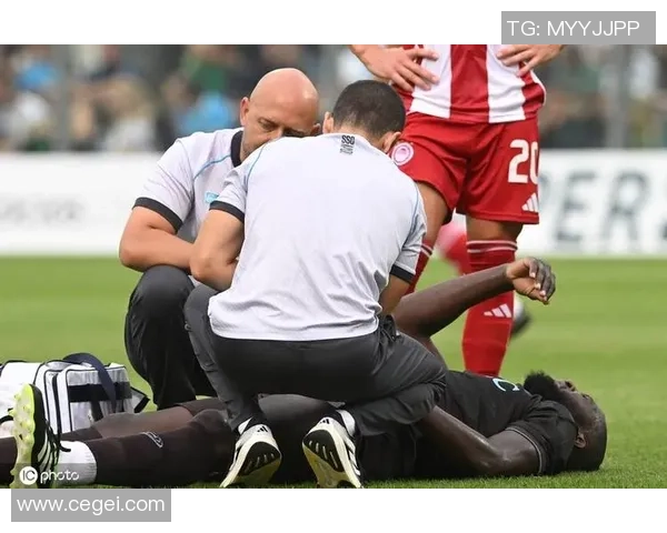 友谊赛精彩对决那不勒斯与里昂战成平局帽子戏法点燃全场激情