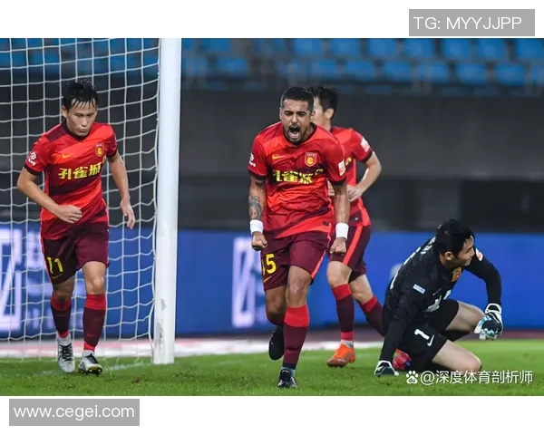 中超激战：那不勒斯大胜巴萨红牌事件引发全场热议战术解析