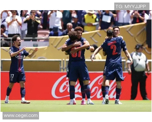 西甲激战巴黎圣日耳曼4-3莱比锡帽子戏法引发争议判罚全场沸腾