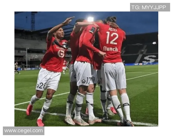 中超激战曼联与巴黎圣日耳曼战成平局补时进球引发全场狂欢